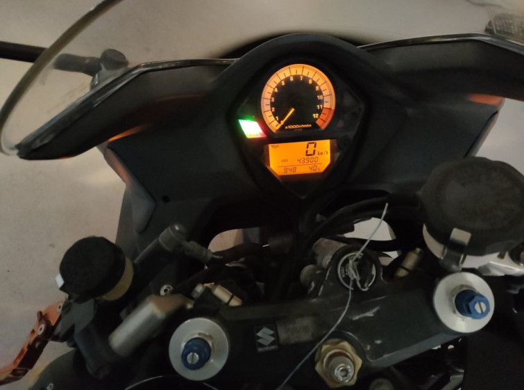 Мотоцикл Suzuki SV1000S з пробігом 43900 km з пробігом 43900 km