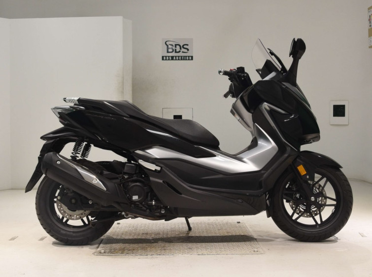 Мотоцикл Honda FORZA с пробегом 4316 km