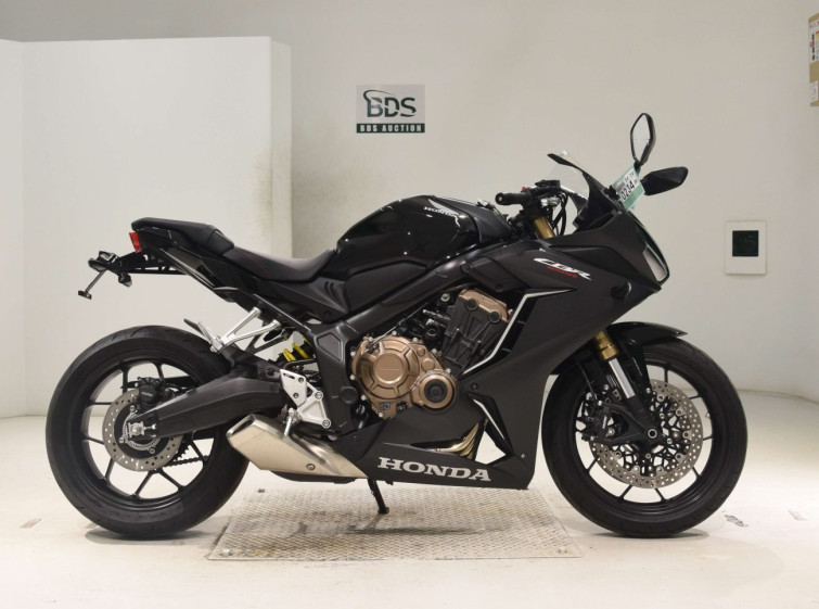 Мотоцикл Honda CBR650R з пробігом 8109 km