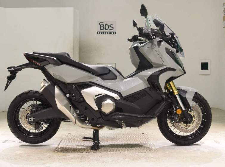 Мотоцикл Honda X-ADV750-2 с пробегом 425 km