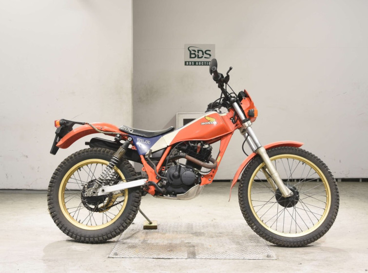 Мотоцикл Honda TLR200 з пробігом 5713 km
