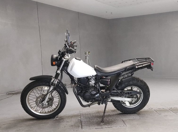 Мотоцикл Yamaha TW200 з пробігом 651 km з пробігом 651 km