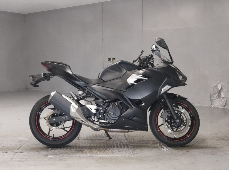 Мотоцикл Kawasaki NINJA250 с пробегом 25276 km с пробегом 25276 km