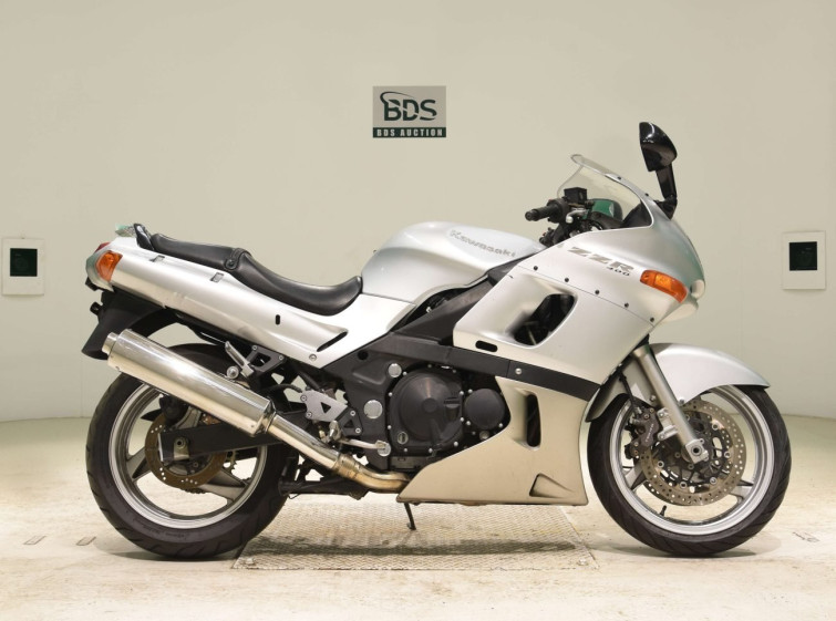 Мотоцикл Kawasaki ZZ-R400 з пробігом 50547 km