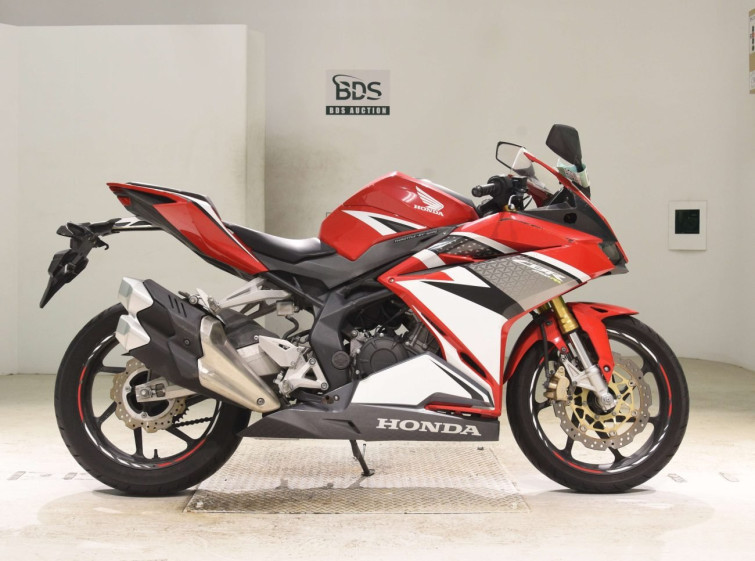 Мотоцикл Honda CBR250RR с пробегом 12888 km
