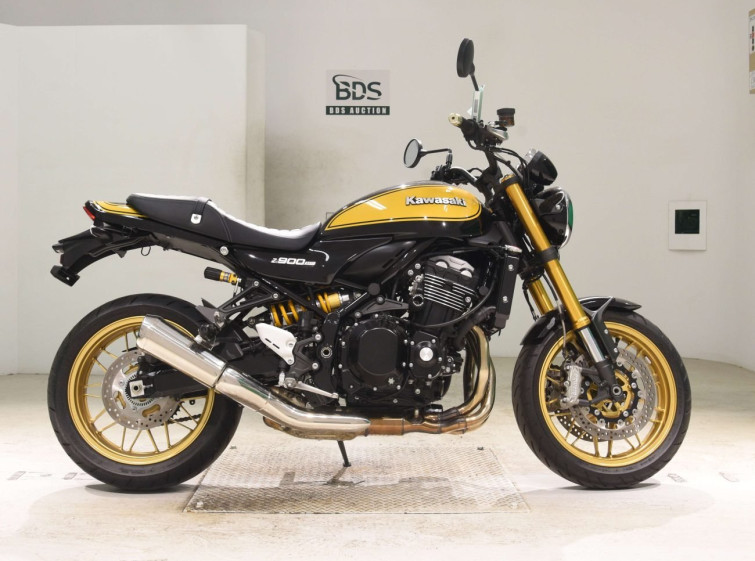 Мотоцикл Kawasaki Z900RS с пробегом 1795 km
