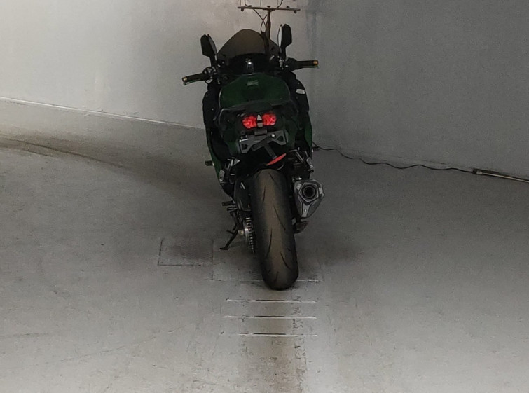 Мотоцикл Kawasaki NINJA H2 SX с пробегом 25385 km с пробегом 25385 km