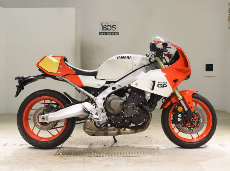 Мотоцикл Yamaha XSR900-2 с пробегом 2979 km
