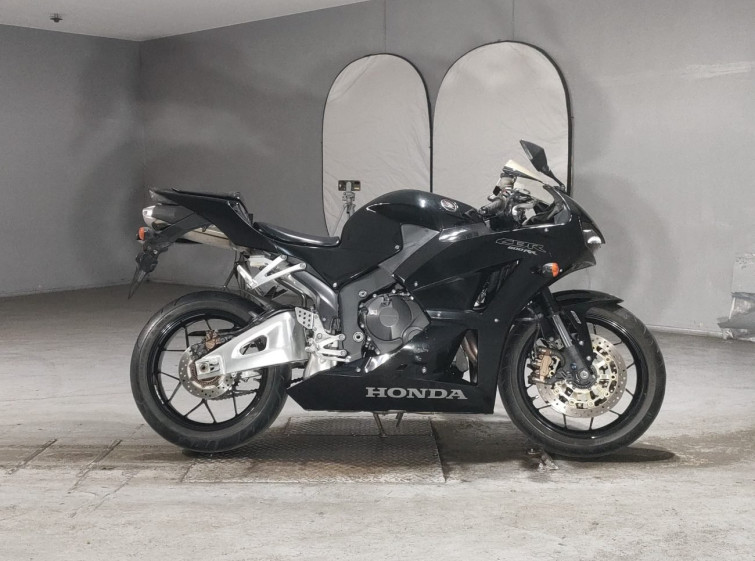 Мотоцикл Honda CBR600RR з пробігом 14187 km