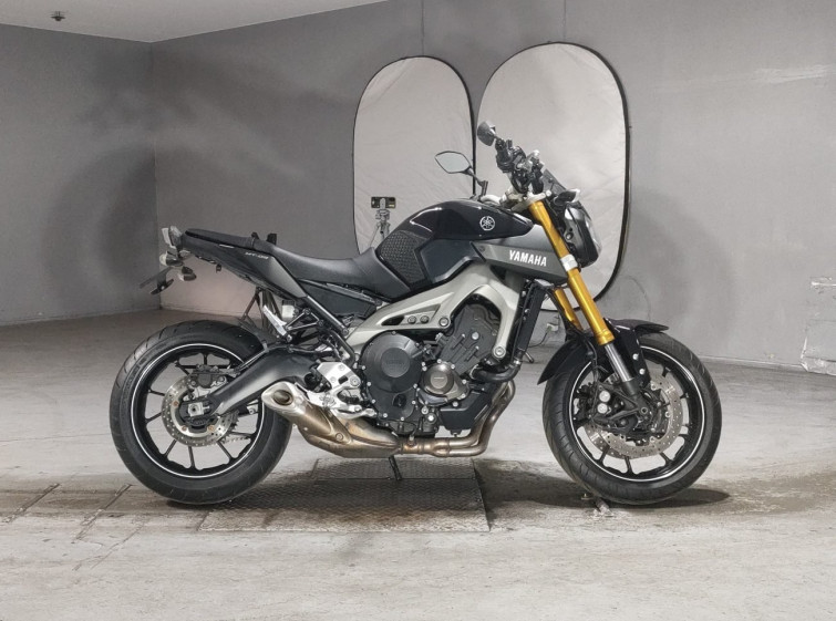 Мотоцикл Yamaha MT-09 с пробегом 10640 km