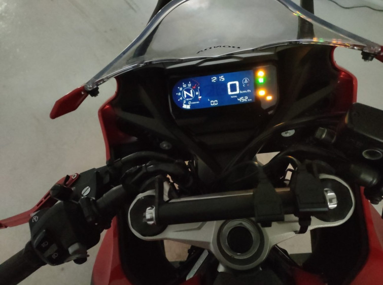 Мотоцикл Honda CBR650R с пробегом 452 km с пробегом 452 km