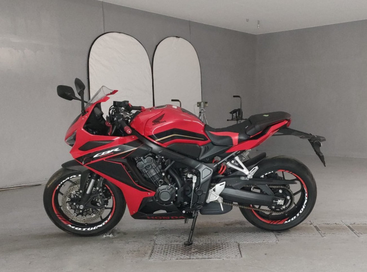 Мотоцикл Honda CBR650R с пробегом 452 km с пробегом 452 km