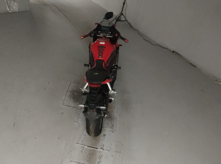 Мотоцикл Honda CBR650R с пробегом 452 km с пробегом 452 km