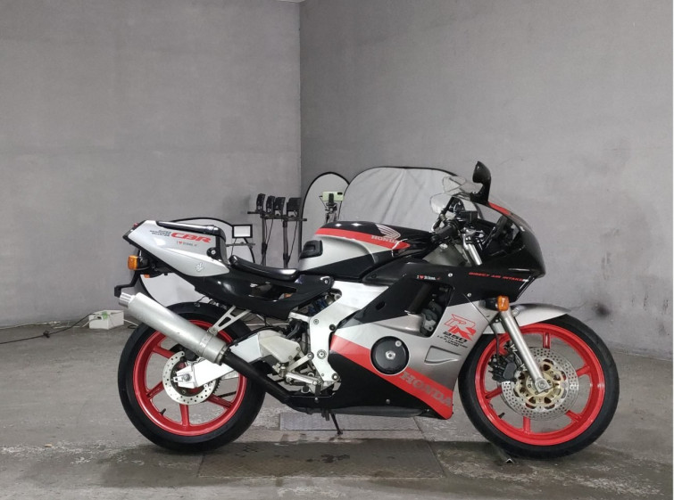 Мотоцикл Honda CBR250RR з пробігом 10547 km