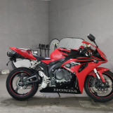 Мотоцикл Honda CBR1000RR с пробегом 32646 km