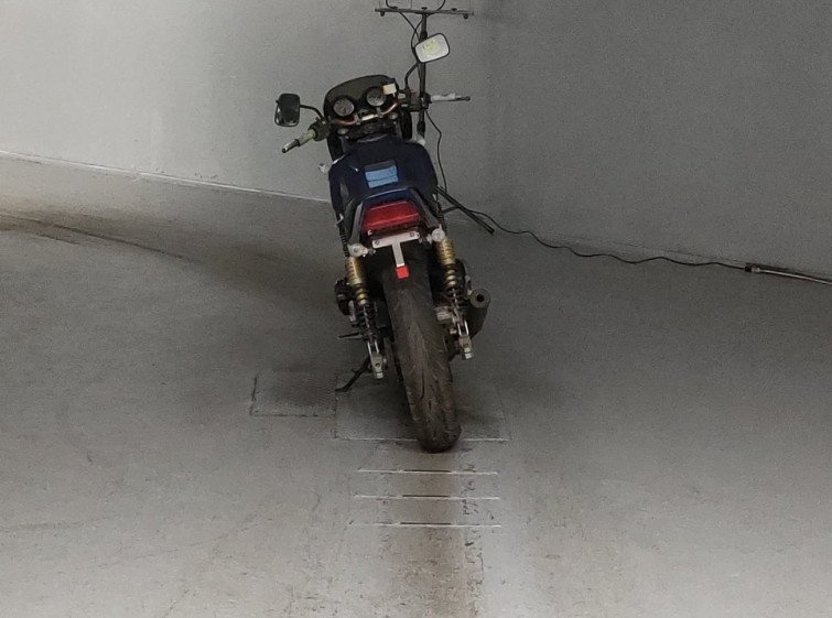 Мотоцикл Kawasaki ZRX400 с пробегом 33441 km с пробегом 33441 km