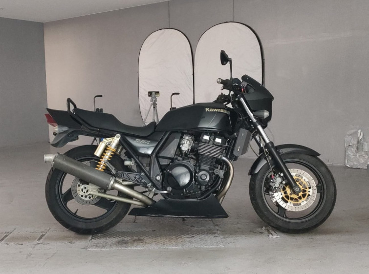 Мотоцикл Kawasaki ZRX400 с пробегом 42556 km с пробегом 42556 km