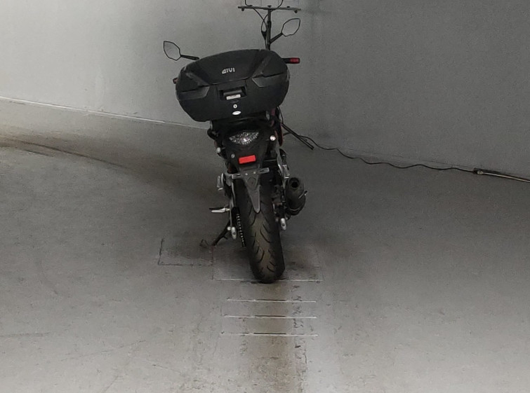 Мотоцикл Suzuki GLADIUS SFV400 с пробегом 20516 km с пробегом 20516 km