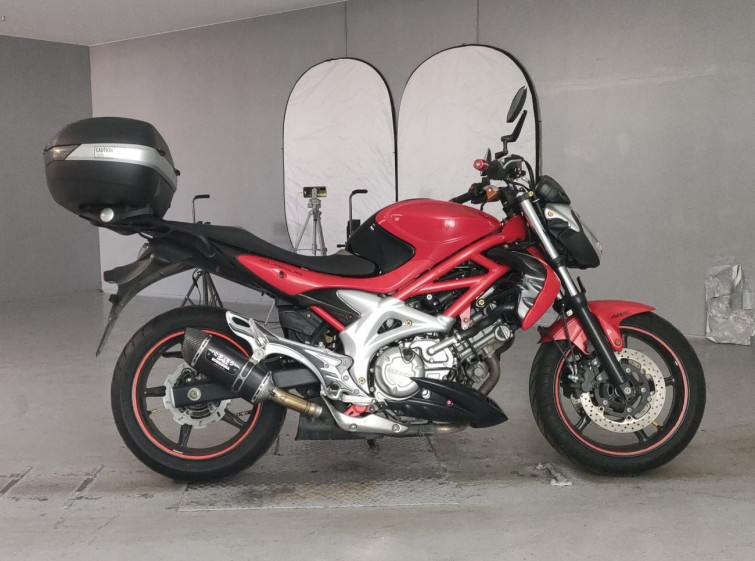 Мотоцикл Suzuki GLADIUS SFV400 с пробегом 20516 km с пробегом 20516 km