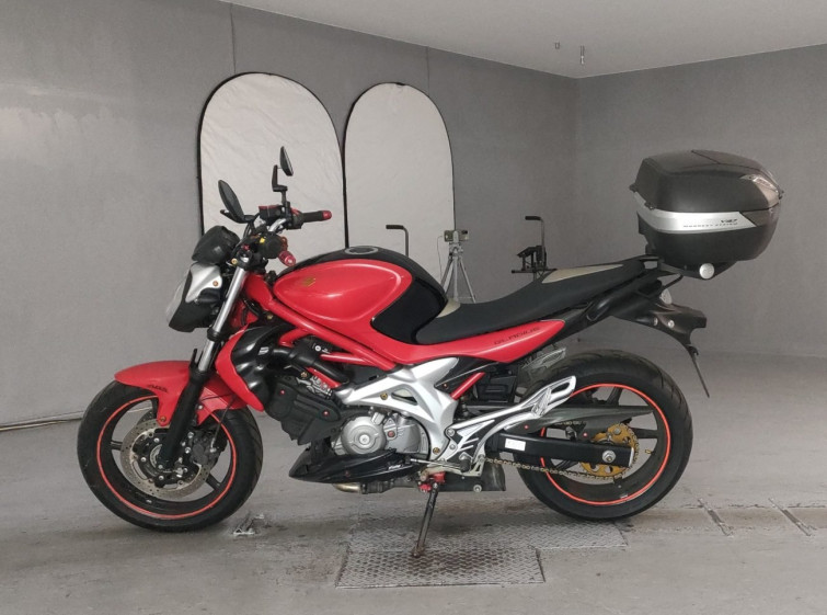 Мотоцикл Suzuki GLADIUS SFV400 с пробегом 20516 km с пробегом 20516 km