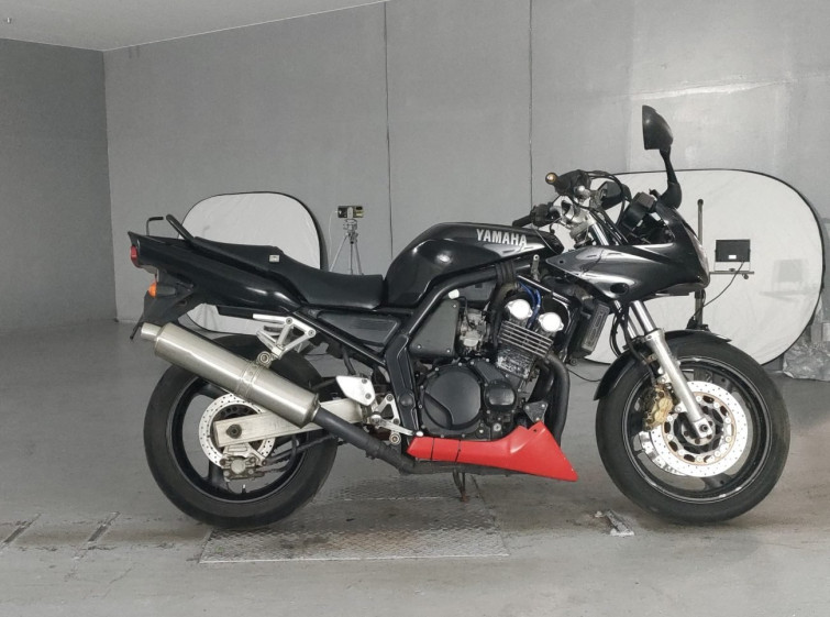 Мотоцикл Yamaha FZ400 с пробегом 41374 km с пробегом 41374 km