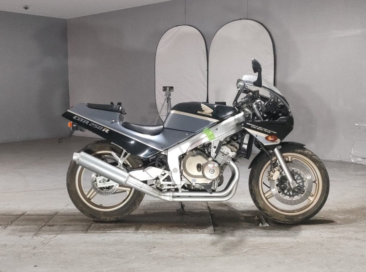Мотоцикл Honda CBR250R з пробігом 4675 km