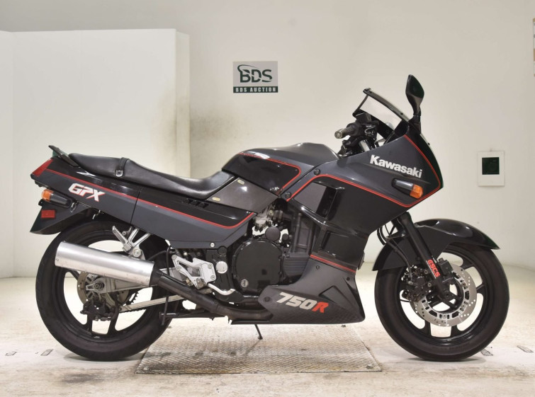 Мотоцикл Kawasaki GPX750R з пробігом 16626 km