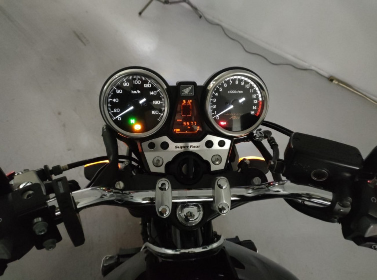 Мотоцикл Honda CB400SFV с пробегом 5577 km с пробегом 5577 km