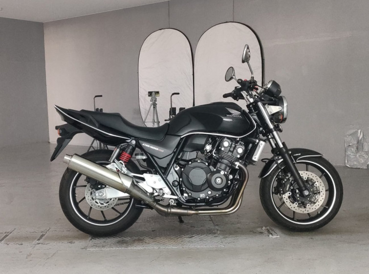 Мотоцикл Honda CB400SFV с пробегом 5577 km с пробегом 5577 km