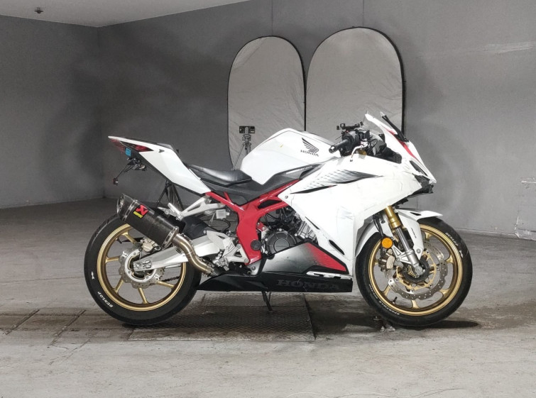 Мотоцикл Honda CBR250RR з пробігом 11546 km