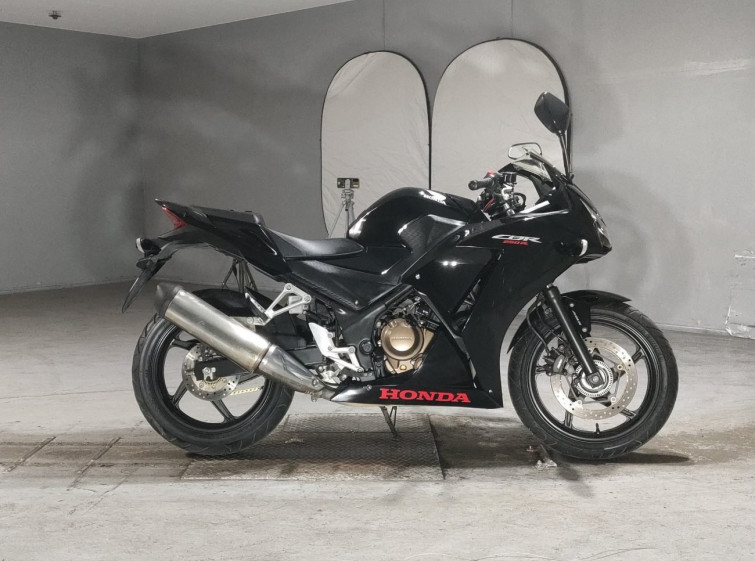 Мотоцикл Honda CBR250R з пробігом 11893 km