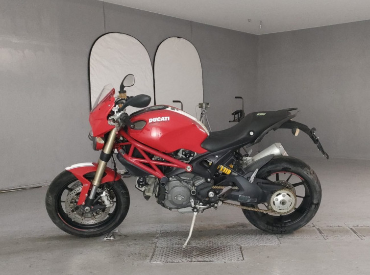 Мотоцикл Ducati MONSTER 1100EVO с пробегом 4516 km с пробегом 4516 km