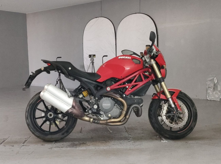 Мотоцикл Ducati MONSTER 1100EVO с пробегом 4516 km с пробегом 4516 km