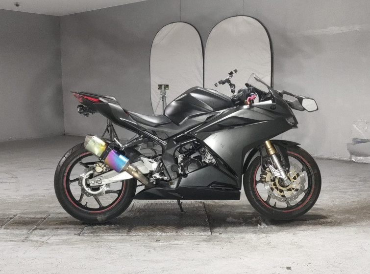 Мотоцикл Honda CBR250RR з пробігом 15800 km
