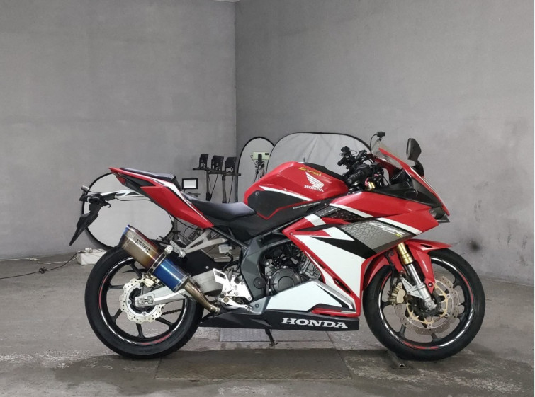Мотоцикл Honda CBR250RR з пробігом 2642 km