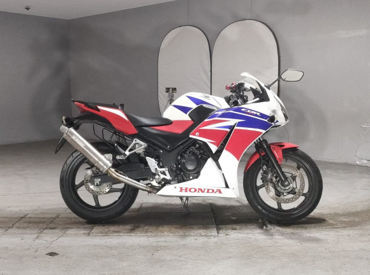 Мотоцикл Honda CBR250R з пробігом 8722 km