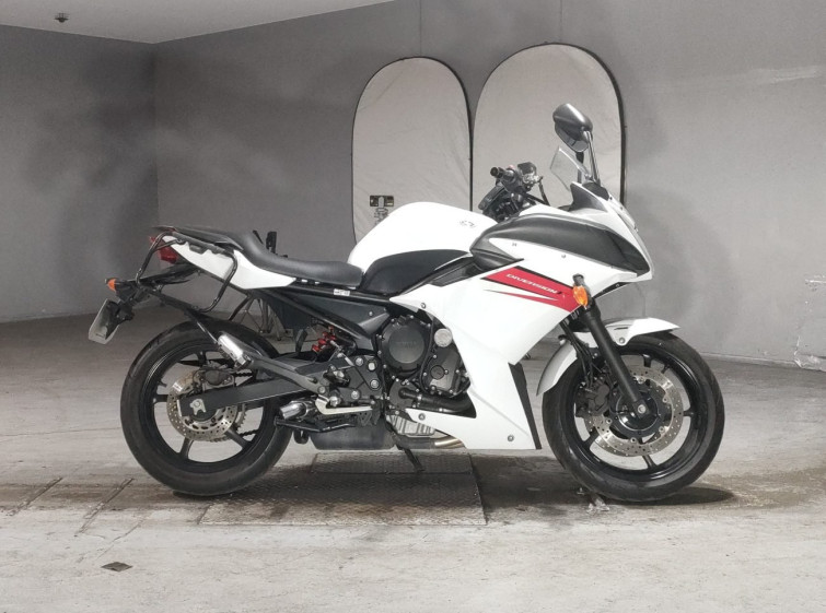 Мотоцикл Yamaha XJ6 DIVERGENCE F з пробігом 25284 km