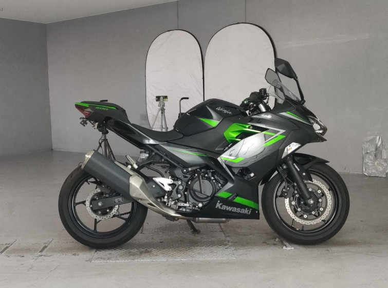 Мотоцикл Kawasaki NINJA400 с пробегом 16542 km с пробегом 16542 km