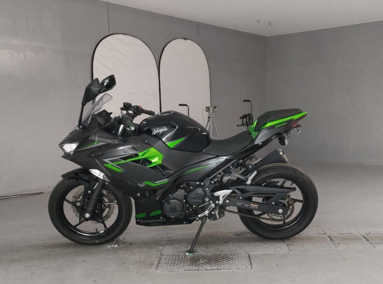 Мотоцикл Kawasaki NINJA400 с пробегом 16542 km с пробегом 16542 km