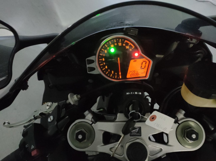 Мотоцикл Honda CBR1000RR с пробегом 10939 km с пробегом 10939 km