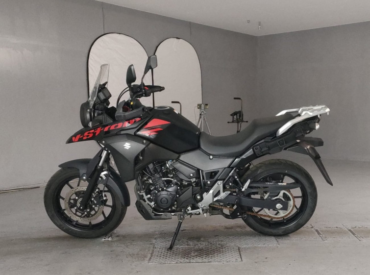 Мотоцикл Suzuki V-STROM DL250 з пробігом 9842 km з пробігом 9842 km