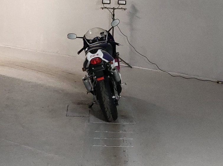 Мотоцикл Suzuki RGV250 с пробегом 33440 km с пробегом 33440 km