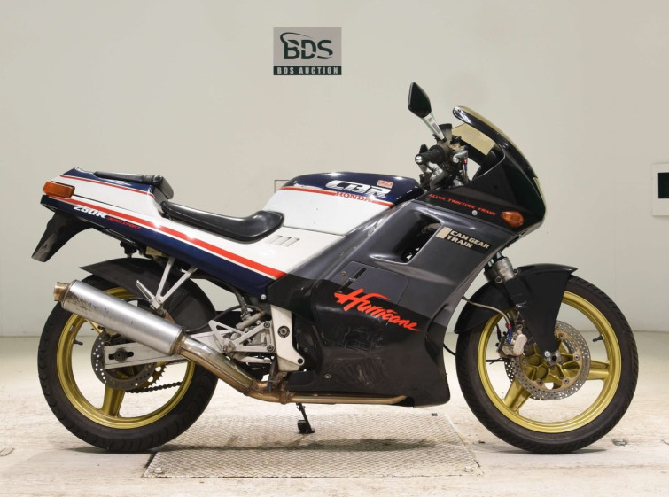 Мотоцикл Honda CBR250R з пробігом 26744 km