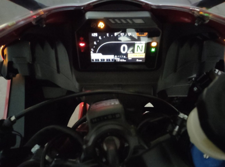 Мотоцикл Honda CBR600RR с пробегом 13104 km с пробегом 13104 km