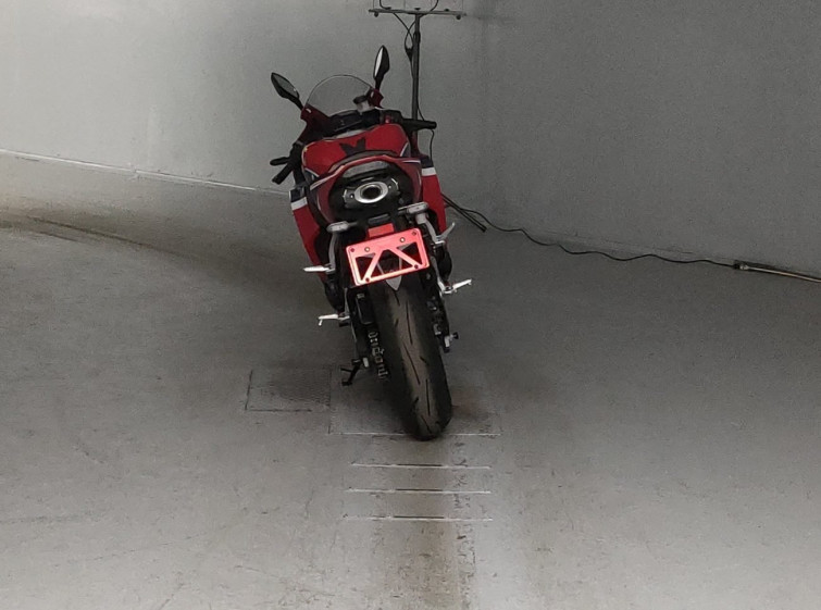 Мотоцикл Honda CBR600RR с пробегом 13104 km с пробегом 13104 km