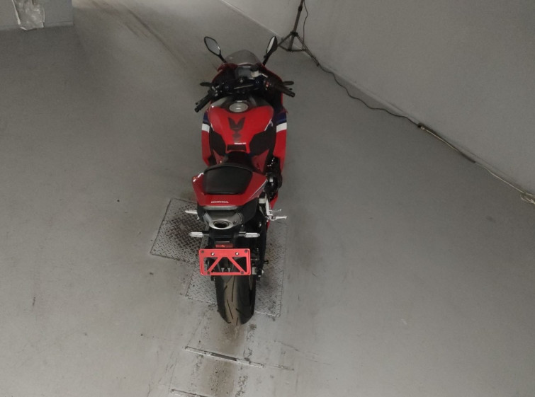 Мотоцикл Honda CBR600RR с пробегом 13104 km с пробегом 13104 km