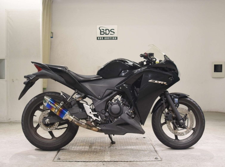 Мотоцикл Honda CBR250R з пробігом 24385 km