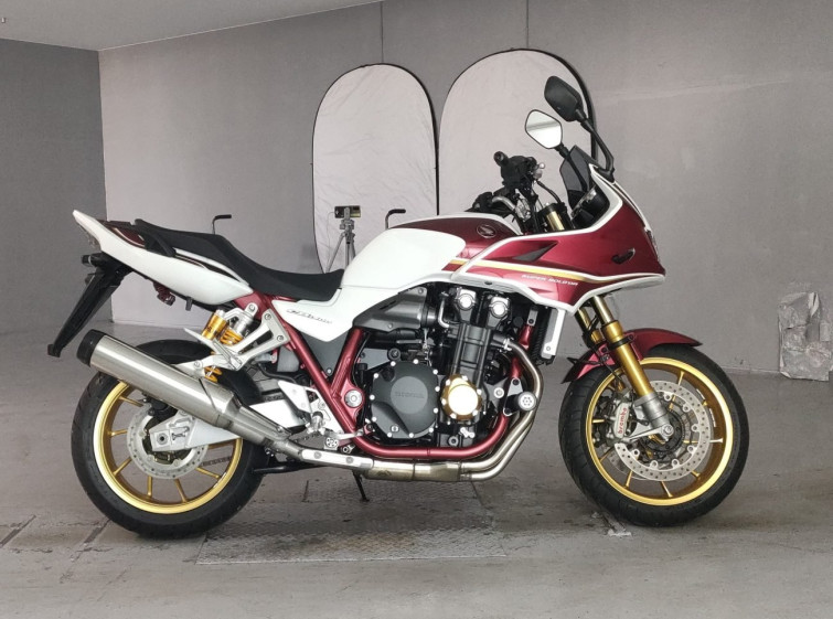 Мотоцикл Honda CB1300SF с пробегом 27 km с пробегом 27 km