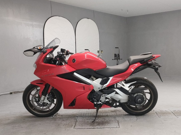 Мотоцикл Honda VFR800F з пробігом 36346 km з пробігом 36346 km