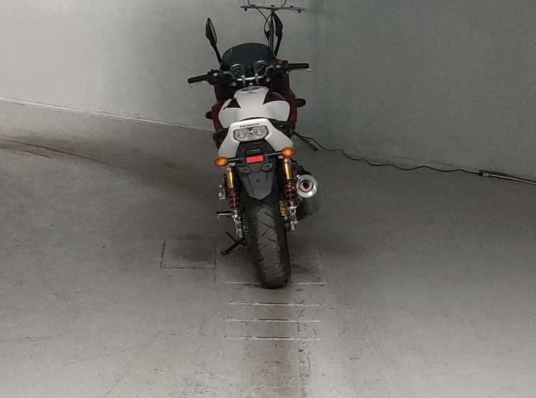 Мотоцикл Honda CB400SFVA с пробегом 6071 km с пробегом 6071 km